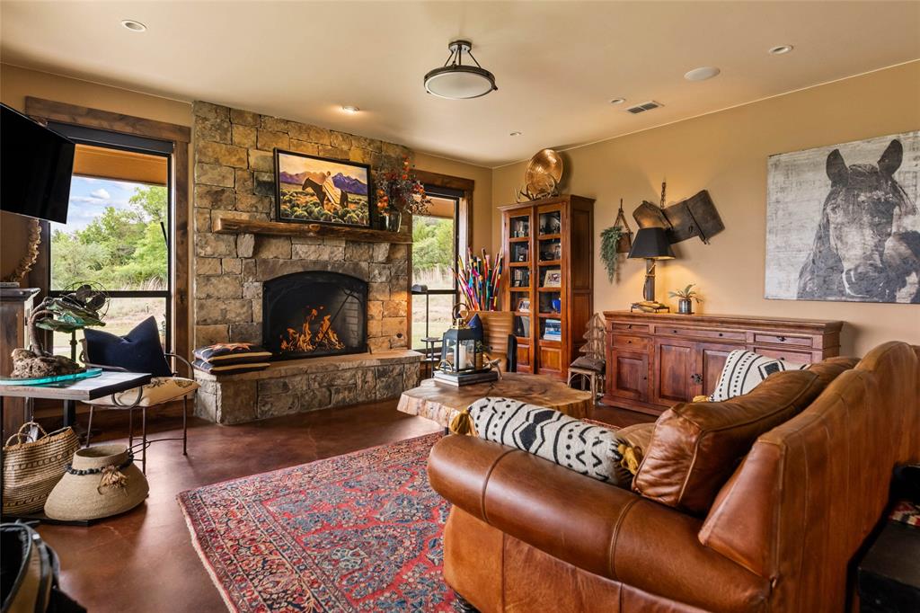 27475-1 N Us-281 Property Photo 7