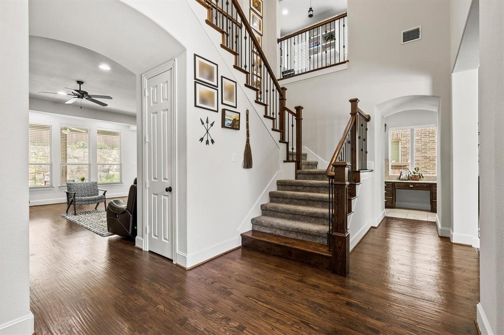6608 Orchard Park Drive Property Photo 3