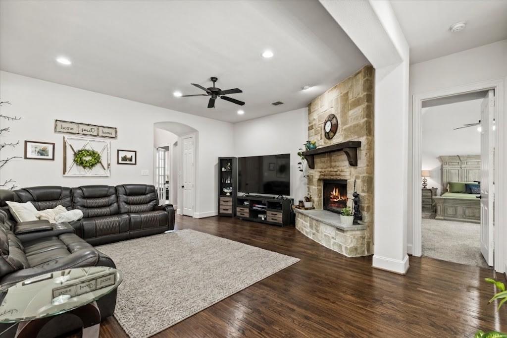 6608 Orchard Park Drive Property Photo 5