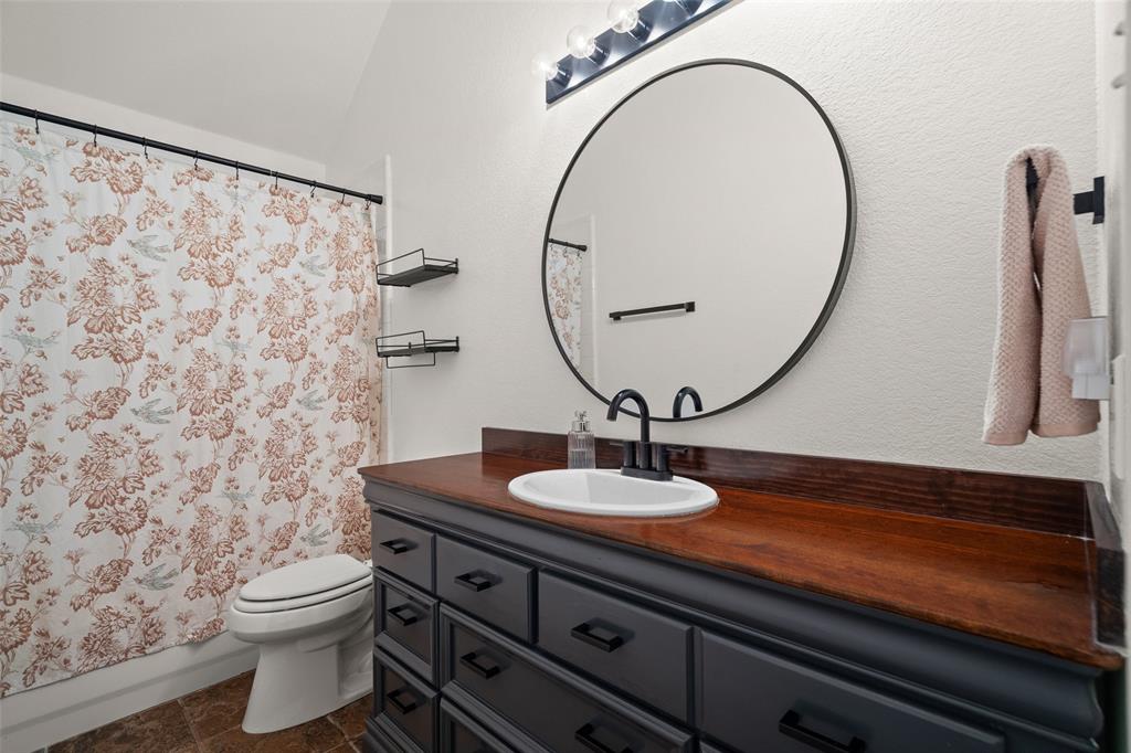 5121 Grampian Way Property Photo 25