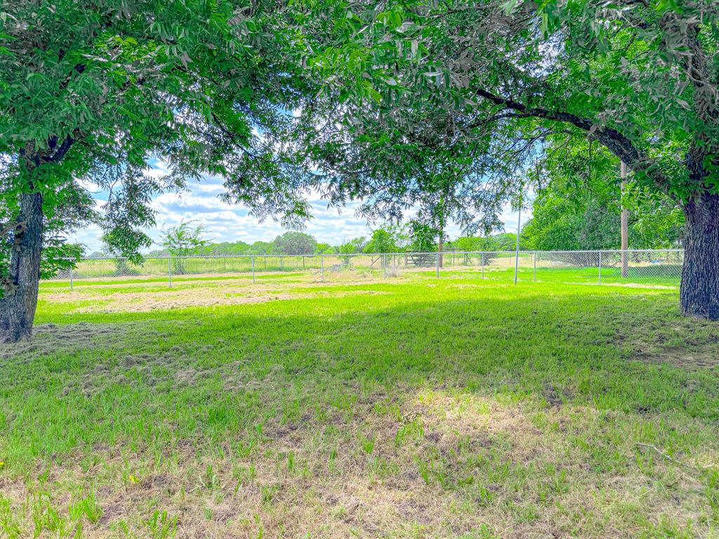 955 Fm 667 Property Photo 27