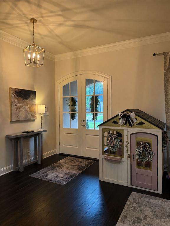 378 Saint Charles Boulevard Property Photo 8