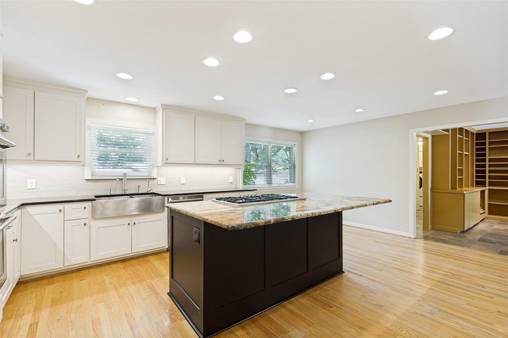 10115 Chesterton Drive Property Photo 16