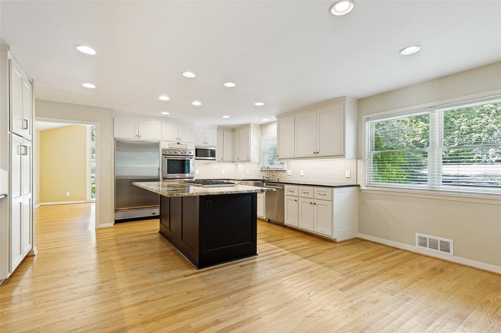 10115 Chesterton Drive Property Photo 17