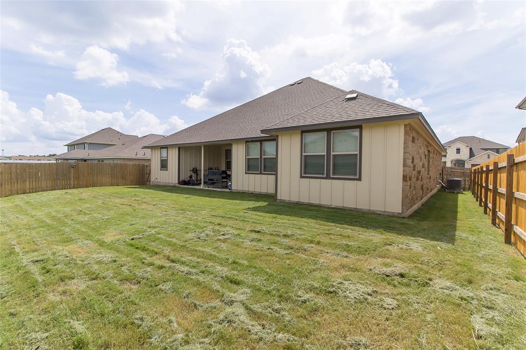 1834 Saddlebred Loop Property Photo 4