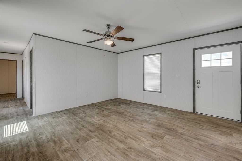 11122 Pr 316 Property Photo 4