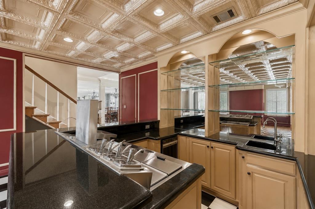 1809 Southpark Drive Property Photo 8