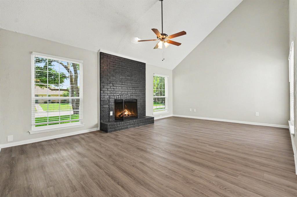 4537 Miami Drive Property Photo 3