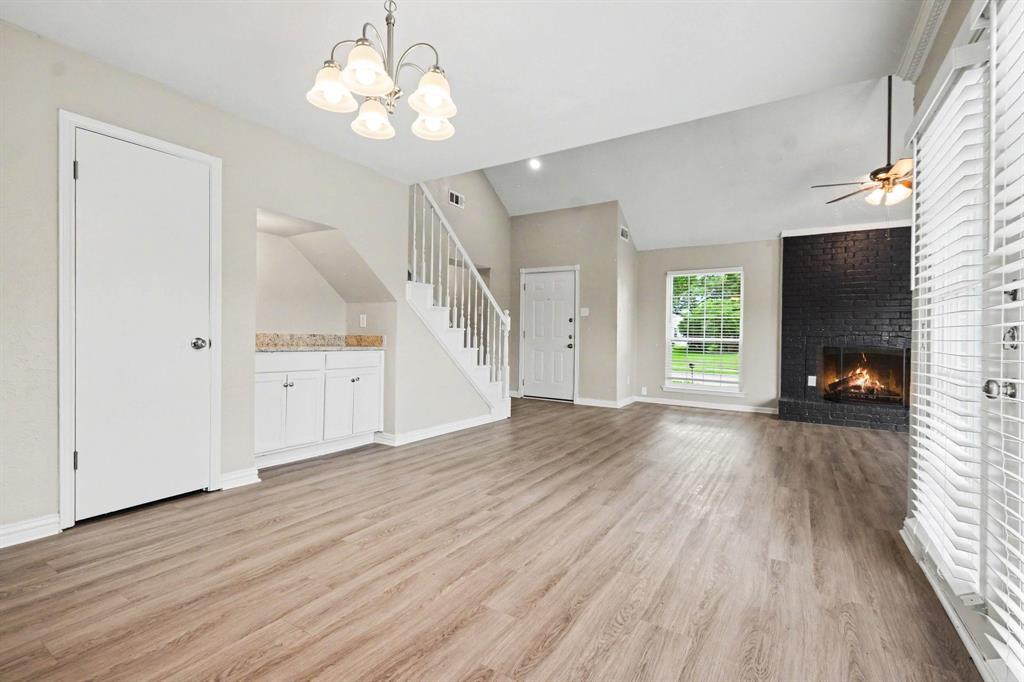 4537 Miami Drive Property Photo 4