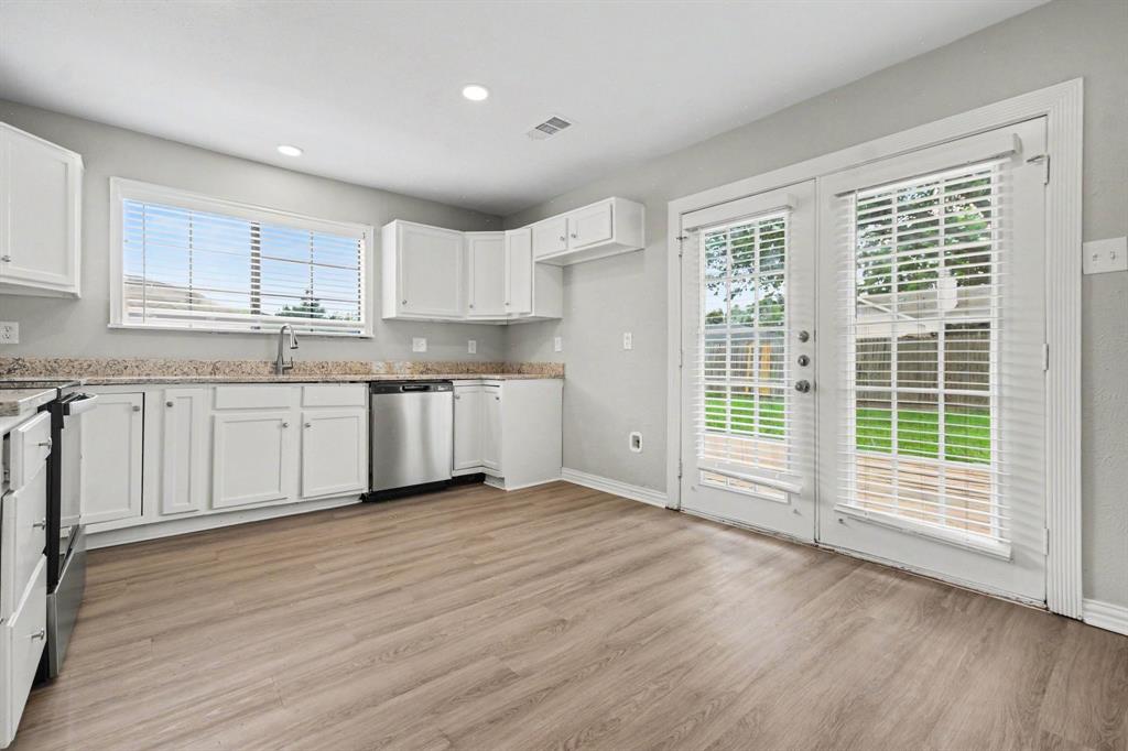 4537 Miami Drive Property Photo 8
