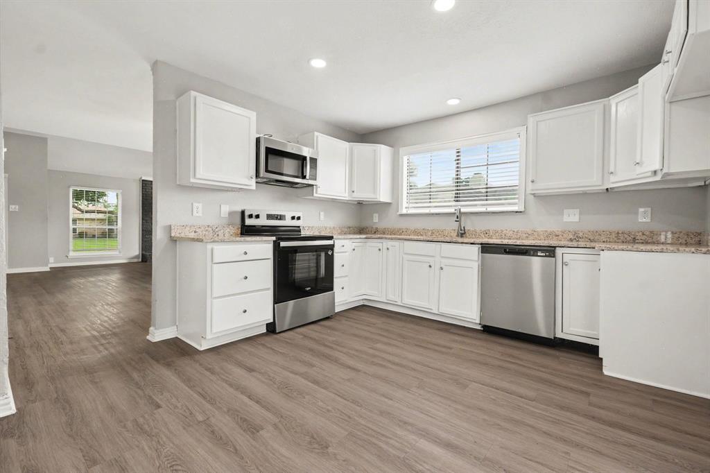 4537 Miami Drive Property Photo 9