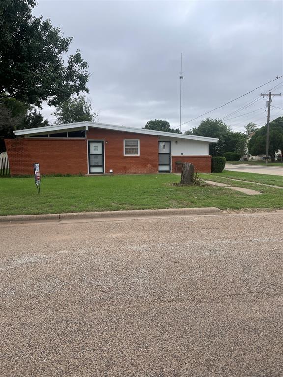 1140 W Forest Street Property Photo 1