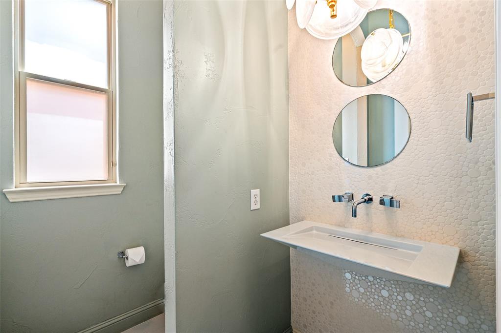 8244 Inverness Property Photo 17