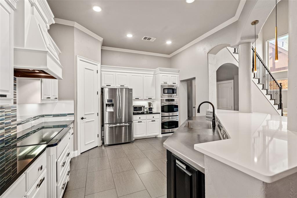8244 Inverness Property Photo 18