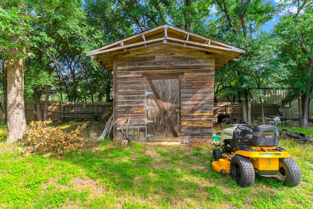 2429 County Road 427a Property Photo 10