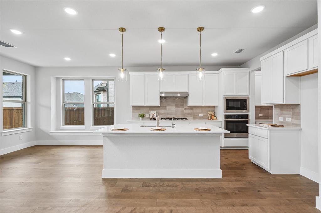 3608 Water Lily Way Property Photo 9