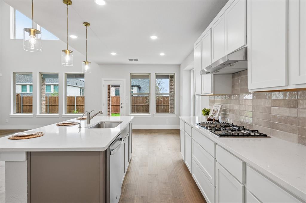 3608 Water Lily Way Property Photo 12