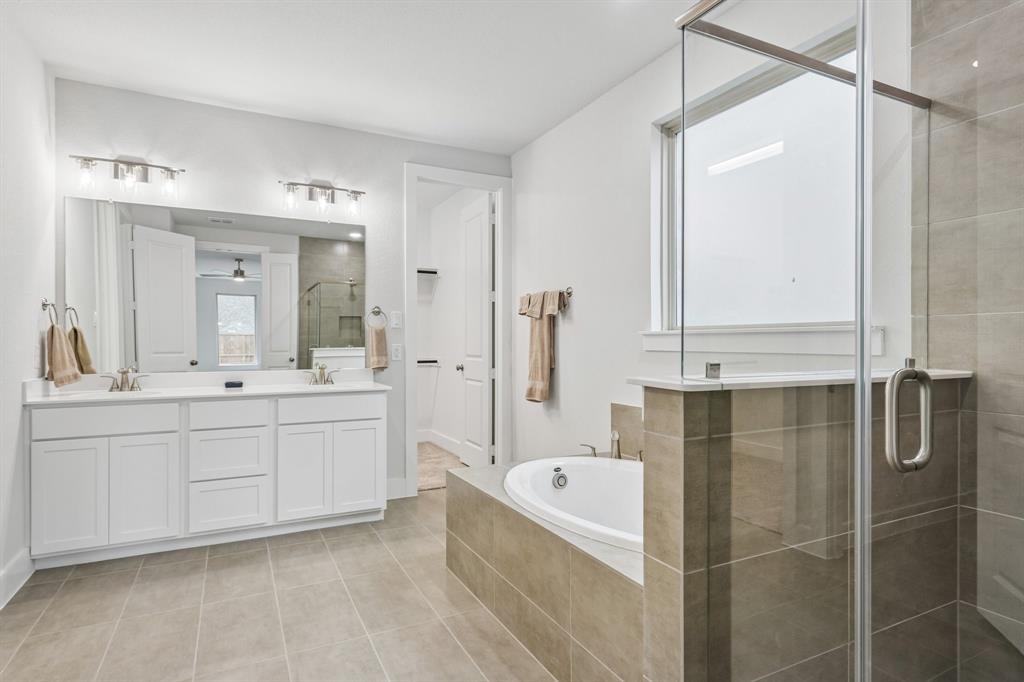 3608 Water Lily Way Property Photo 22