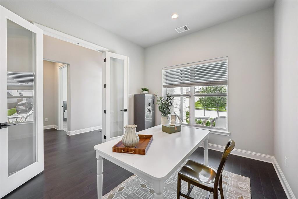2212 Dunstan Drive Property Photo 10