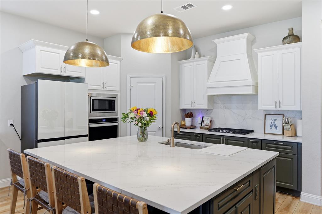 1600 Silla Property Photo 4