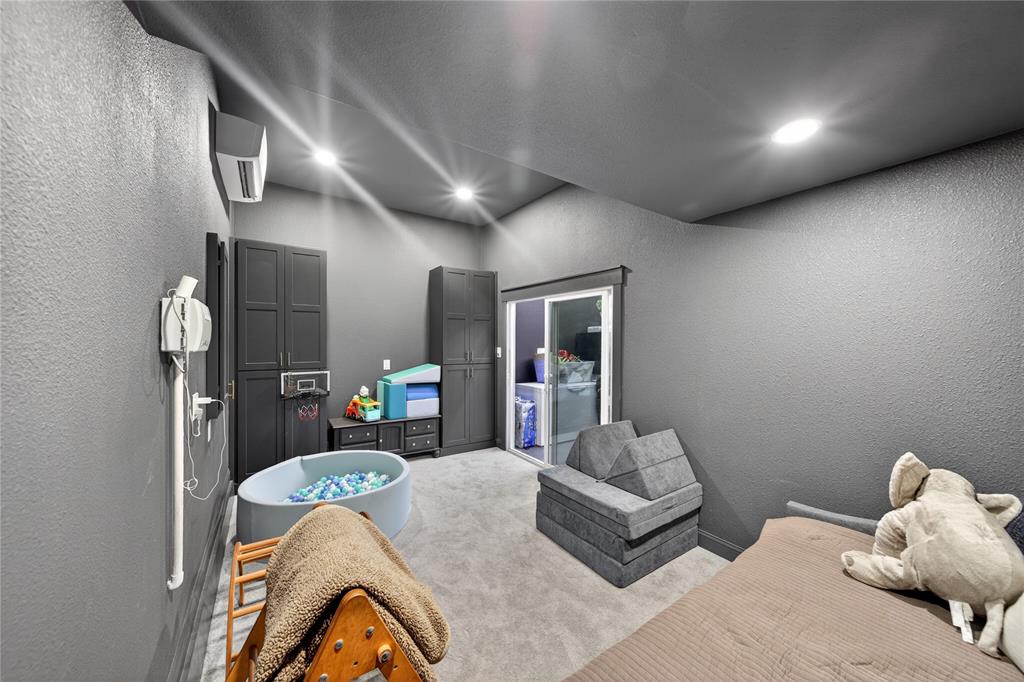 1600 Silla Property Photo 25