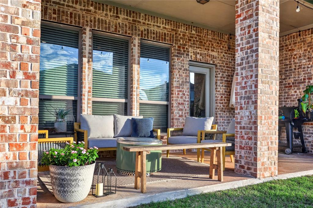 1600 Silla Property Photo 30