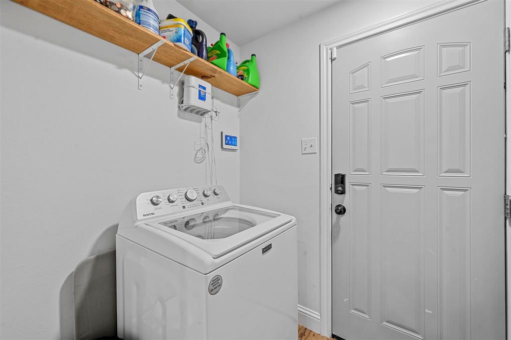 9806 Parkford Drive Property Photo 11