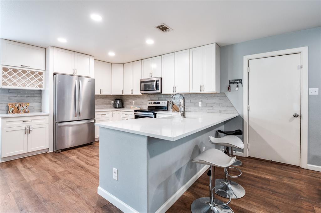 148 Triumph Road Property Photo 2