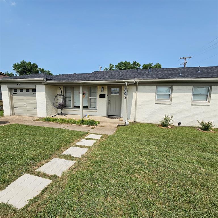 802 Brown Trail Property Photo 1