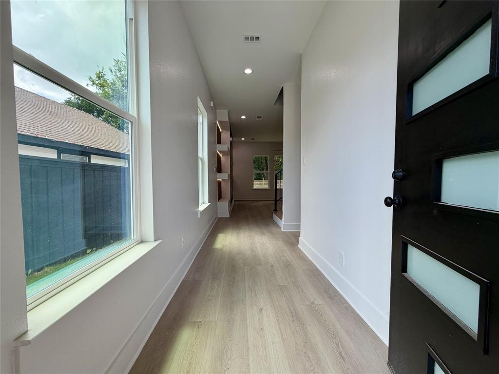 2823 Curvilinear Court Property Photo 3
