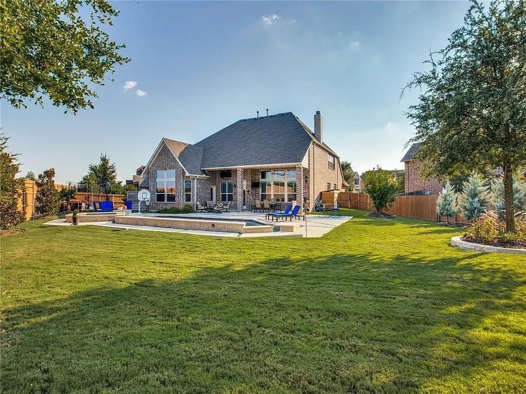 6688 Excelsior Place Property Photo 8