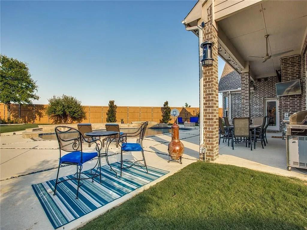 6688 Excelsior Place Property Photo 9