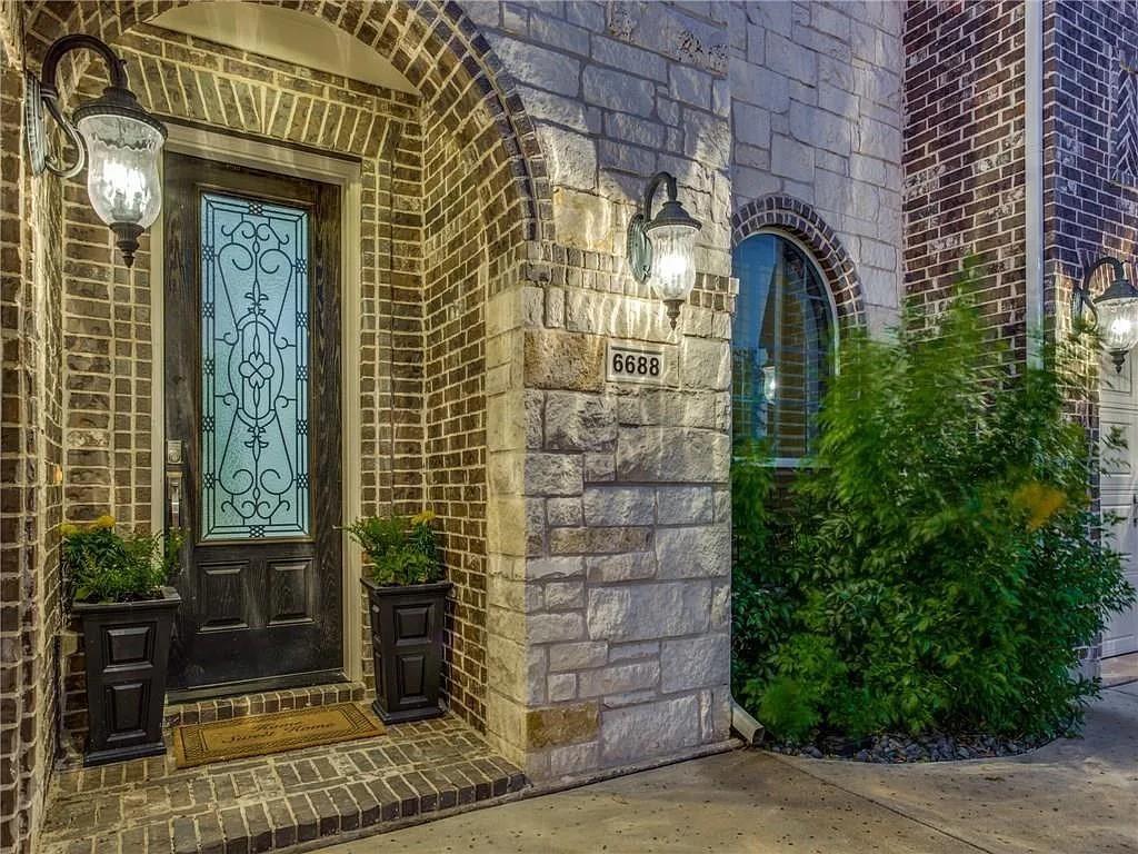 6688 Excelsior Place Property Photo 17