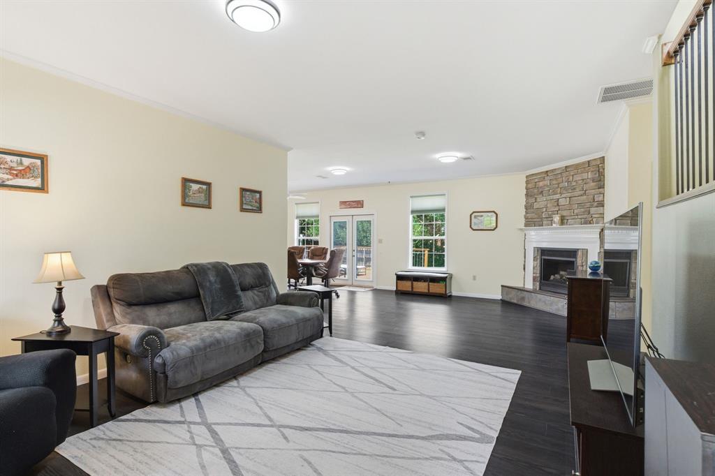 2230 Lake Coves Drive Property Photo 3