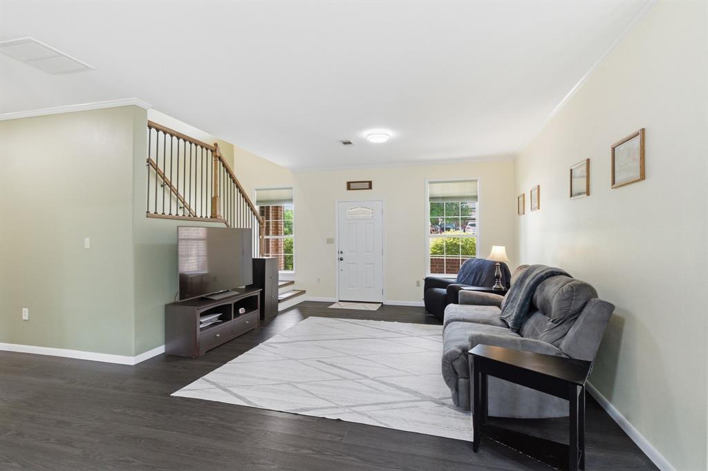 2230 Lake Coves Drive Property Photo 4