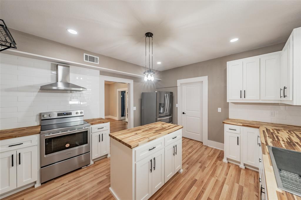 306 Davis Street Property Photo 1