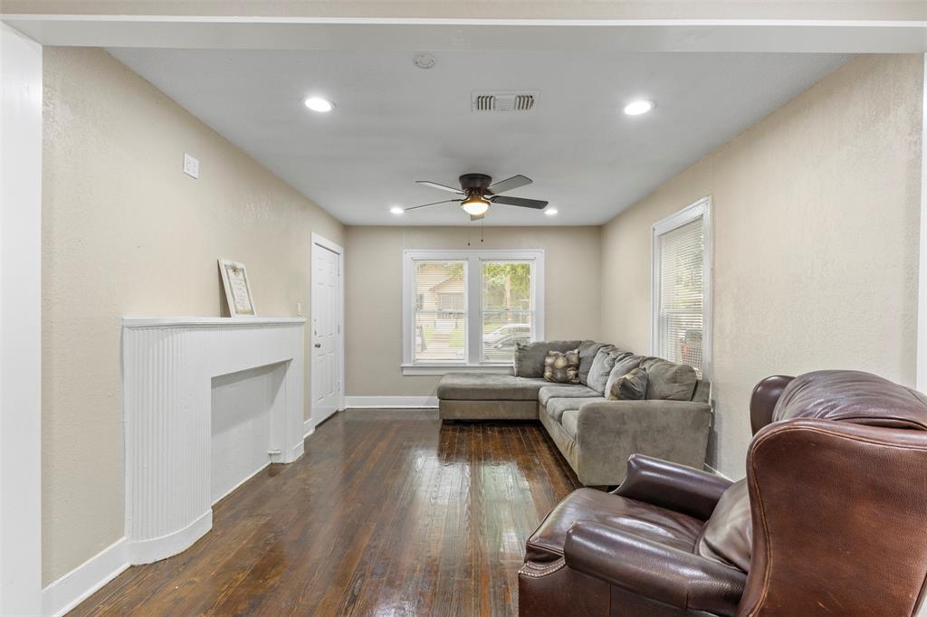 3227 Spring Avenue Property Photo 1