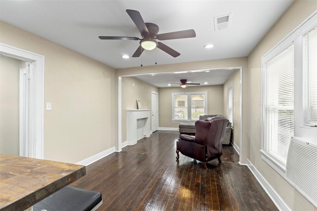3227 Spring Avenue Property Photo 2