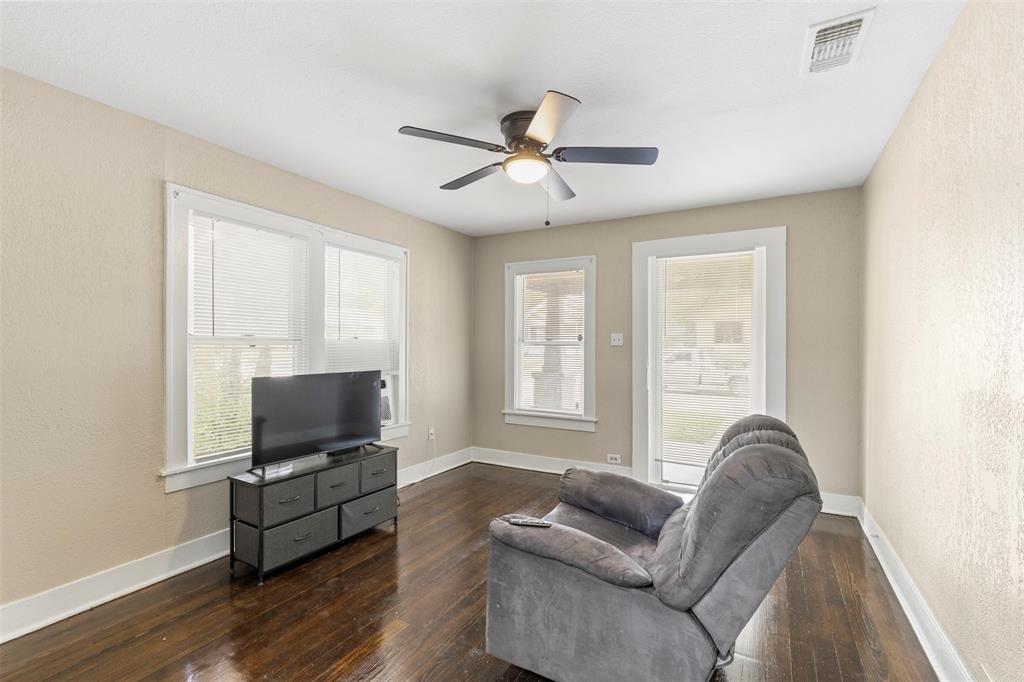3227 Spring Avenue Property Photo 7