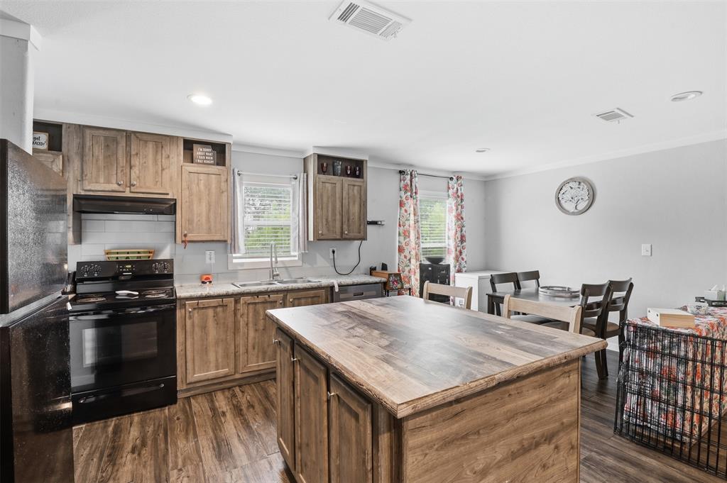 6026 Lake Granbury Trail Property Photo 4