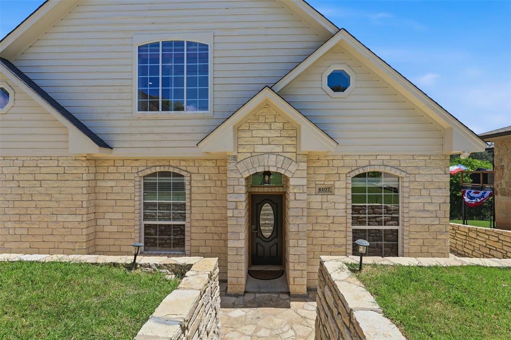 6107 Grande Cove Court Property Photo 4