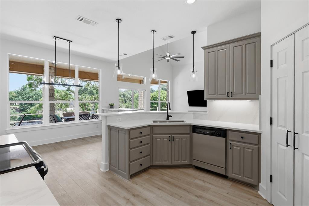 6107 Grande Cove Court Property Photo 12