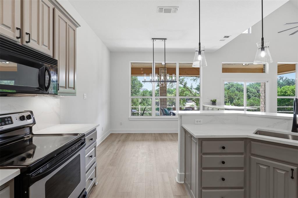 6107 Grande Cove Court Property Photo 15