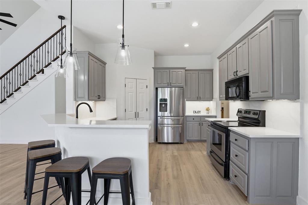 6107 Grande Cove Court Property Photo 16