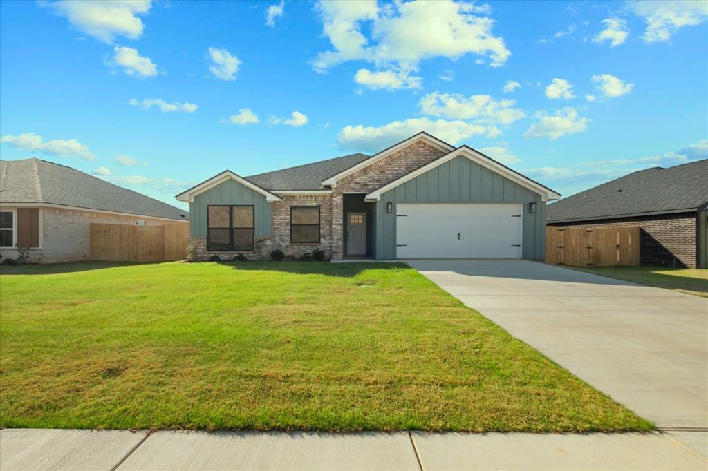 16529 Crossing Circle Property Photo 4