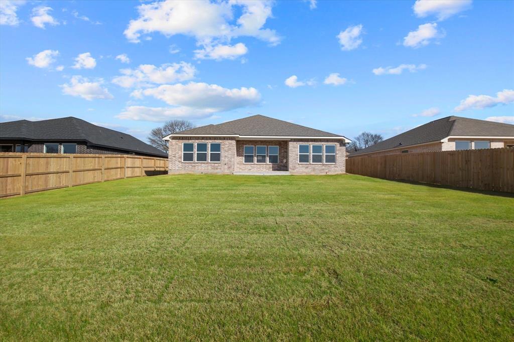 16529 Crossing Circle Property Photo 6