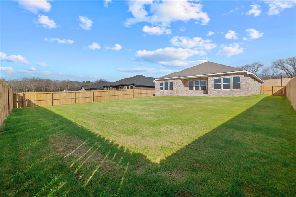 16529 Crossing Circle Property Photo 7