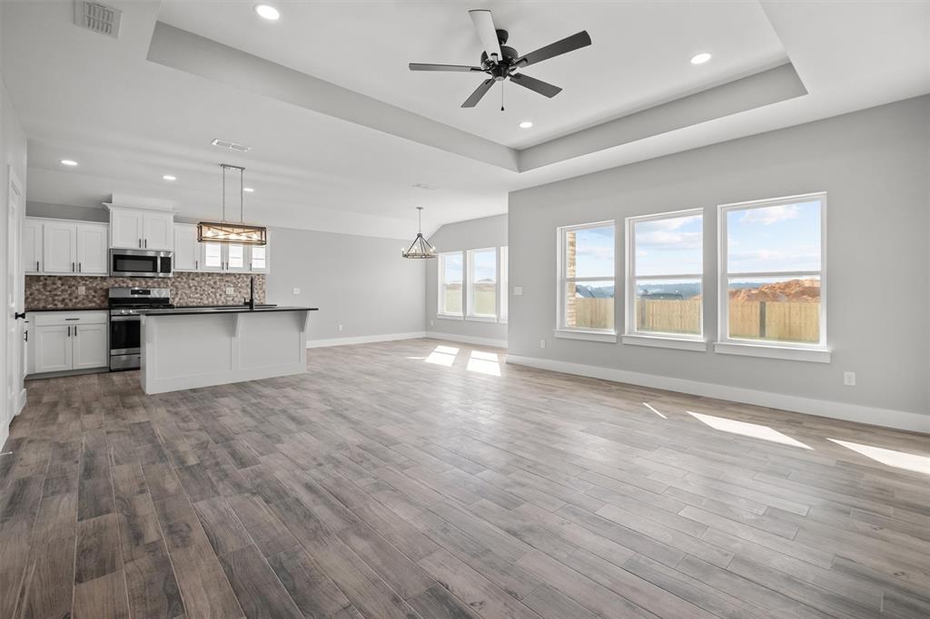 16529 Crossing Circle Property Photo 10