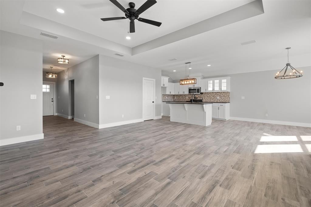 16529 Crossing Circle Property Photo 11