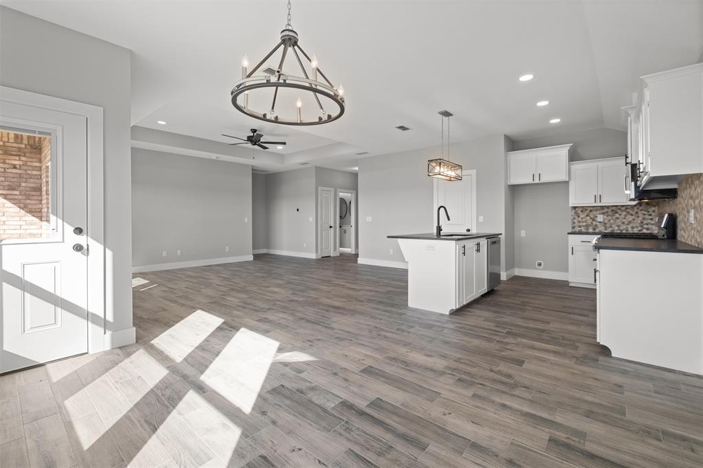 16529 Crossing Circle Property Photo 13
